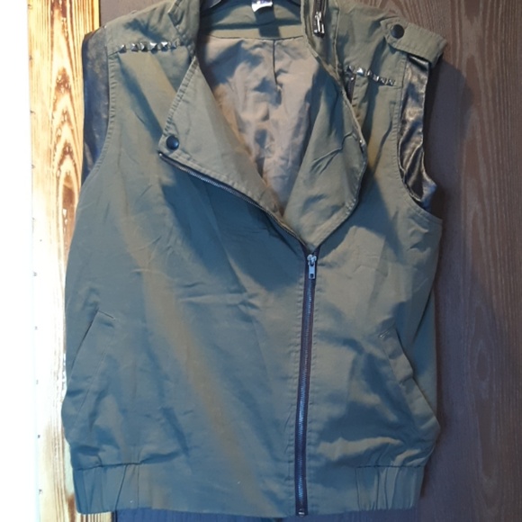 Urban Groove Jackets & Blazers - Urban Groove vest.